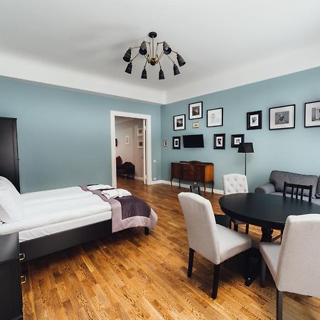 Sherlock Apartments Рига Екстериор снимка