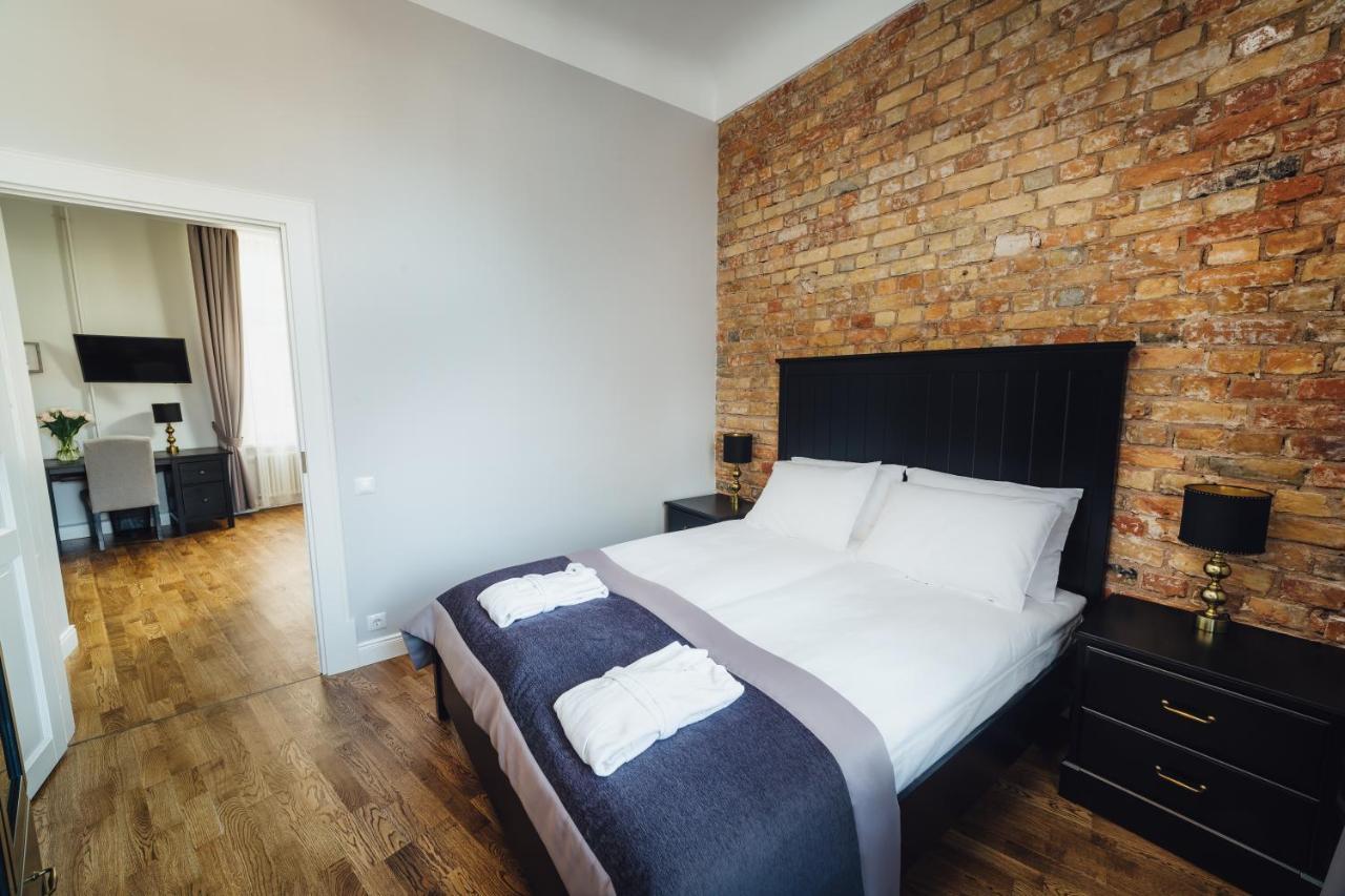 Sherlock Apartments Рига Екстериор снимка