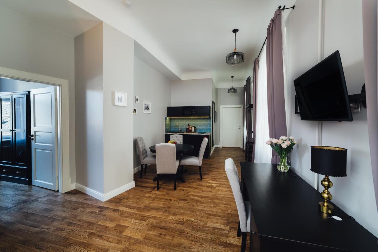 Sherlock Apartments Рига Екстериор снимка