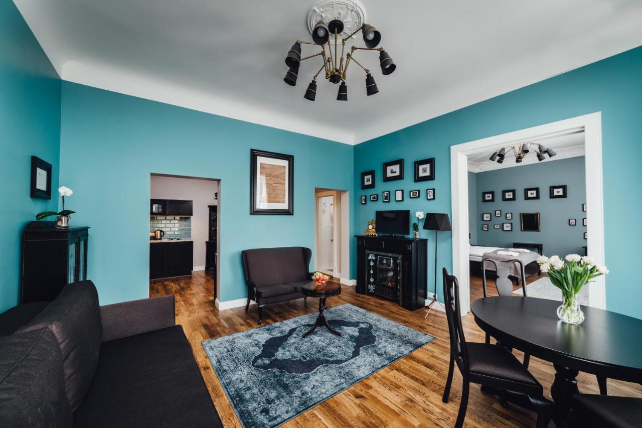 Sherlock Apartments Рига Екстериор снимка