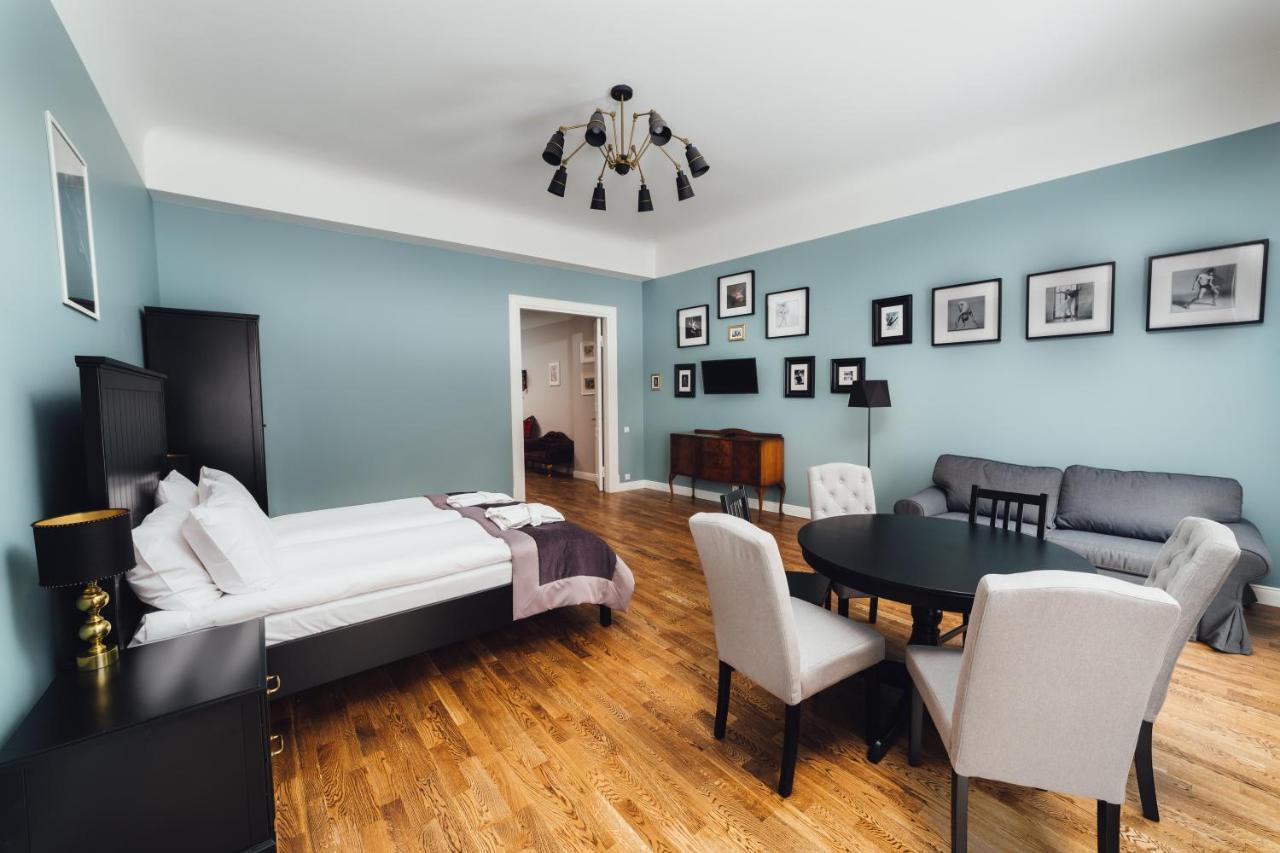 Sherlock Apartments Рига Екстериор снимка