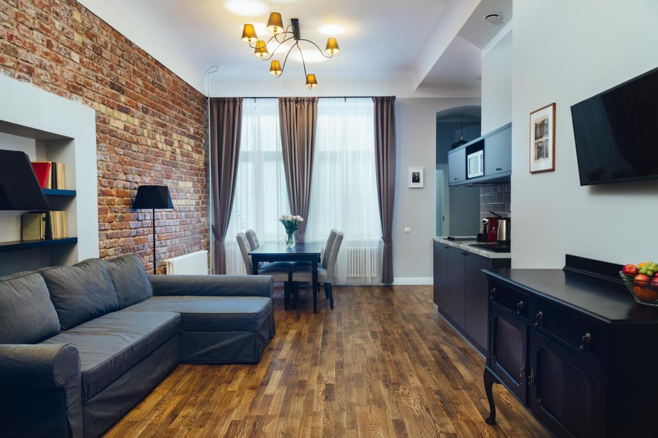 Sherlock Apartments Рига Екстериор снимка